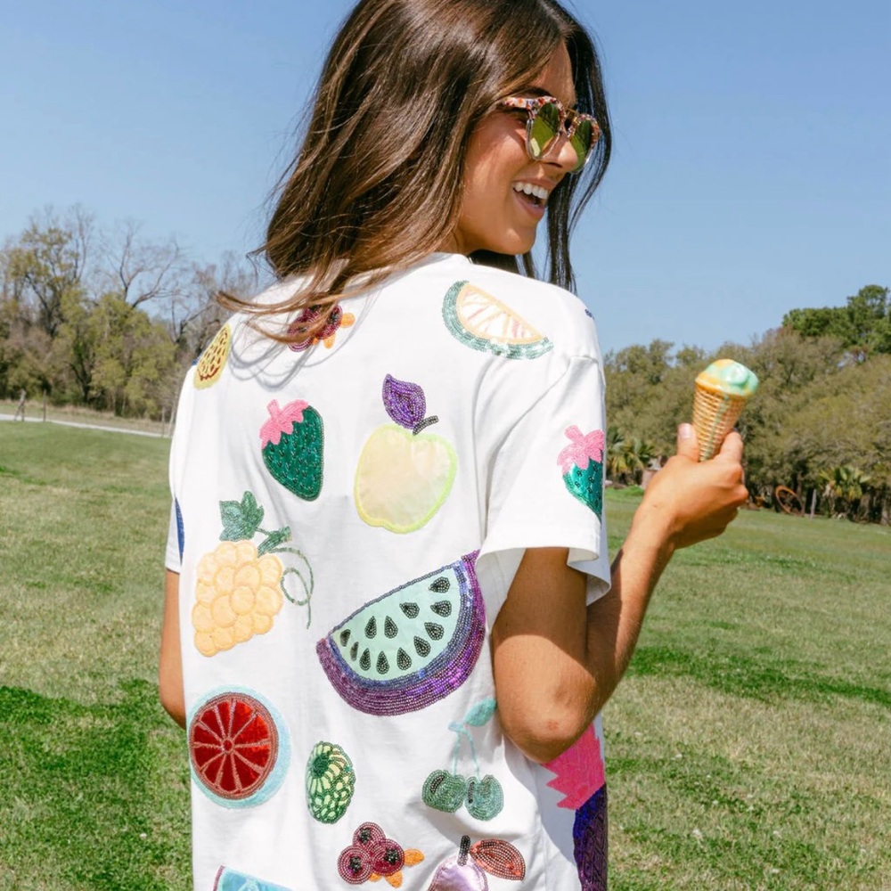 NWOT QUEEN OF SPARKLES Ivory Fruit All Over Tee - Picture 5 of 9